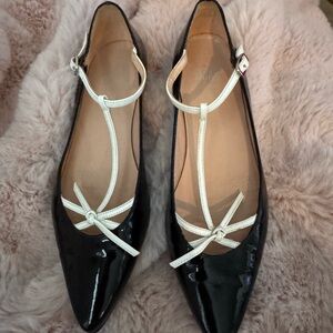 Stuart Weitzman Black and White Pointy T-Strap Women's flats